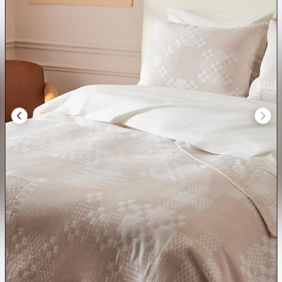 New Brooklinen Cotton Matelasse Coverlet - Picture 1 of 3